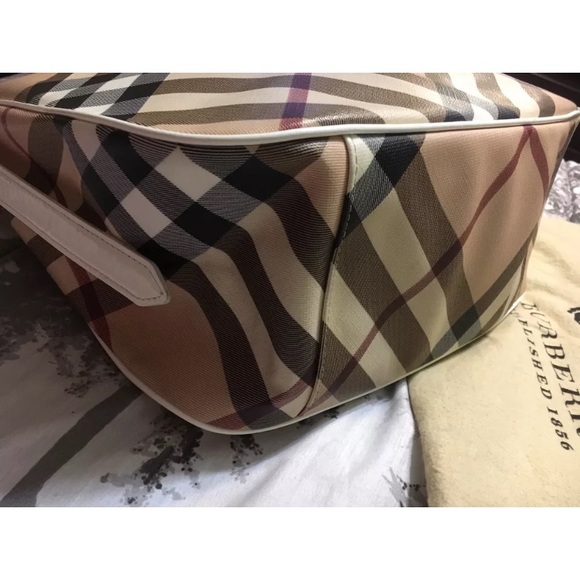 Authentic Burberry handbag - Picture 3 of 8